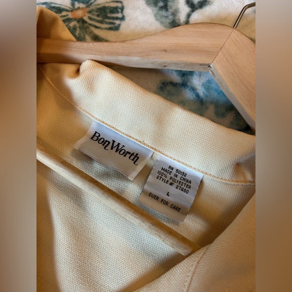 Vintage BonWorth Butter Yellow Embroidered Short Sleeve Button Down Shirt - Picture 12 of 15